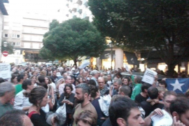 Milers de persones clamen «llibertat Jordis» davant la Delegació del Govern espanyol