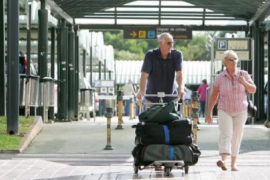 Gairebé mig milió de persones passaran aquest cap de setmana pels aeroports de les Balears