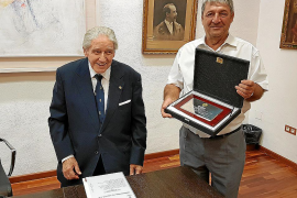 El Ferrocarril reté un petit homenatge al seu vicepresident Amador Pastor