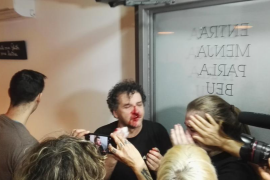 [VÍDEO] Un grup d’espanyolistes protagonitza les imatges més tristes de la jornada