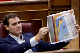 Rivera intenta passar com a llibre escolar una enciclopèdia del Club Súper3