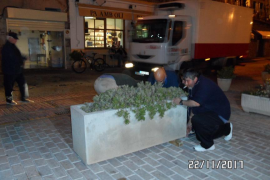 Un petit conflicte amb el mobiliari urbà revifa el malestar dels pescadors amb Ports IB