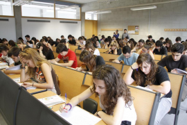 Educació avança al juny la convocatòria extraordinària d'exàmens de batxillerat