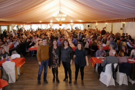 Imatge d'Armengol amb la resta de representants del PSIB durant el sopar de Nadal.