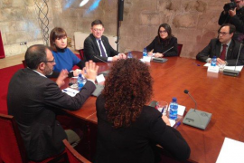 Imatge de la trobada d'aquest dilluns entre representants dels governs balear i valencià
