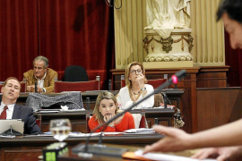 El PP demana suport a Podem