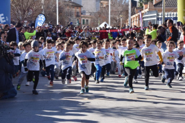 Un miler d'infants participen en la cursa dels Reis al Parc de les Estacions 