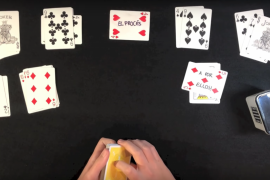 [VÍDEO] Un mag explica el procés independentista mitjançant un joc de cartes