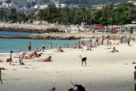 La platja de Can Pere Antoni es netejarà diàriament també els mesos d'hivern