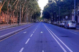 Puigdemont penja una foto a Internet per fer saber que ja és a prop del Parlament 