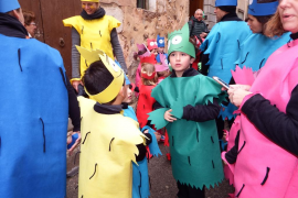 Els petits desafien el fred en una animada Rueta