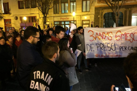 Centenars de persones clamen a Palma «llibertat d’expressió, Valtonyc absolució»