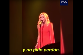 [VÍDEO] Marta Sánchez posa lletra a l’himne espanyol i ja es demana que sigui l’oficial