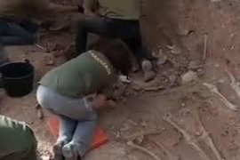 Inclouen l'assassinat de tres veïnats de Maria en la denúncia per crims contra la humanitat