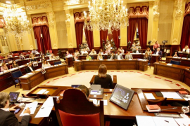 El Parlament debatrà la incompatibilitat de la condició de diputat amb la de batle, regidor o conseller