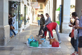 UGT proposa a Cort que habiliti zones especials i horaris per als venedors ambulants