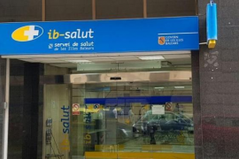 Reaccions a un decret de català «extravagant»