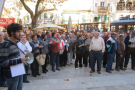 Unes 400 persones reclamern dissabte a plaça una rectificació i el deute pendent.