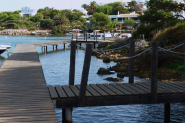Identifiquen els autors dels abocaments d'enderrocs als pantalans de Cala Molí