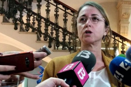 «El conseller Martí March viu ennuvolat per aconseguir blindar la immersió lingüística en català», ha dit la diputada Olga Ballester (Cs).