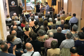 Can Alcover ple a vessar per escoltar Partal i Cardús