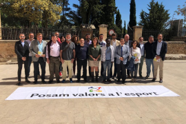 El Govern i la UIB presenten una guia de bones pràctiques per a entrenadors