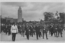 El dictador Francisco Franco durant els actes d'inauguració de la Feixina.