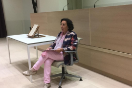 La catedràtica Maria Barceló presenta el testament d'Agnès de Pacs a l'Arxiu del Regne