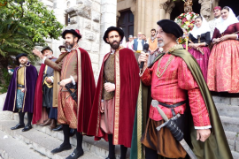 Emotiva celebració de la Processó i Ofrena Floral