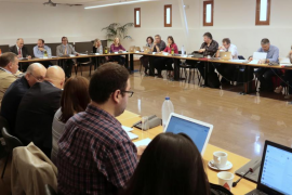 La UIB lamenta que la Llei de Contractes del sector públic «paralitza» l'activitat investigadora