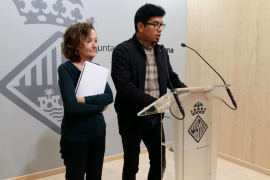 El regidor d’Igualtat, Joventut i Drets Cívics, Aligi Molina, durant la presentació de l'anuari. 