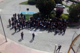 Periodistes de TVE tornen a vestir de dol per la constant manipulació del PP a la cadena