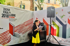 L'escriptora Laia Martínez i López pronuncia el pregó de la 36a edició de la Fira del Llibre.