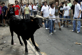 FORNALUTX. FIESTAS PUEBLOS. FORNALUTX VIVIO UN TRAQUILO CORREBOU.