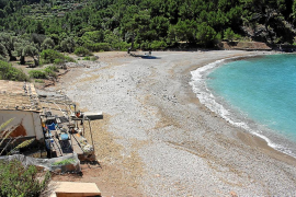 ESCORCA - El GOB presenta alegaciones a la instalación de hamacas y sombrillas en la playa de Cala T