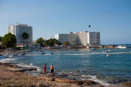 Un banc es compromet amb el Consell d’Eivissa a posar solució al ‘mobbing’ immobiliari