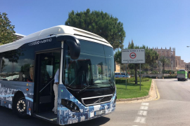 L'EMT prova fins a l'octubre el funcionament d'un bus híbrid