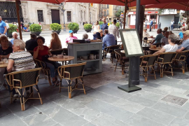 Veïnats de Canamunt consideren «insuficient» l'ordenança d'ocupació de la via pública