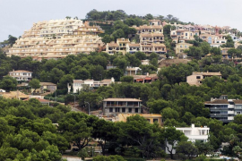 Aprovada la prohibició del lloguer turístic a nuclis saturats del litoral de Mallorca