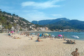 El Pacte es defensa de les crítiques dels hotelers i atribueix a causes externes el retard de les platges