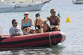 Los Douglas también siguieron el firó.