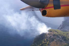 Controlat l'incendi de la Cala d'Estellencs