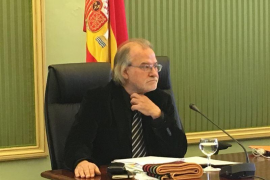 Per a Manresa, no s'ha reflectit l'exigència del requisit de català «per evitar impugnacions» i que es «dificultin» els processos de selecció donat que encara no està «consumada la recuperació de la llei» que permet recollir com a requisit l'exigència del català.