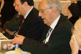 Les obres millor acollides de l'escriptor van ser Mossèn Tronxo, amb més de 100.000 exemplars venuts i Santa Maria, pa cada dia, guanyadora del premi Ramon Llull