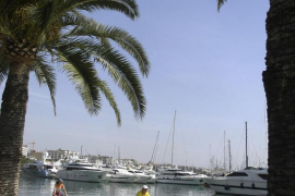 Cort instal·la prop d’un centenar de places de bicicleta en els aparcaments municipals