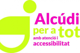 L’Ajuntament d’Alcúdia instal·la dues grues adaptades a la platja 