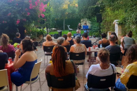 Feminisme i defensa de la llengua catalana es donen la mà a Can Alcover