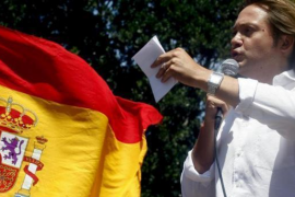 La Policia va retirar les pancartes a favor dels presos polítics a petició de Jorge Campos 