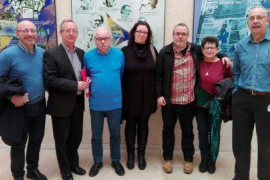 Les cambreres de pis protagonistes reflecteixen en aquestes pàgines els problemes de salut, d'organització del treball, dels salaris o fins i tot els temors als quals rutinàriament d'enfronten, com també les exigències i reinvindicacions dels drets laborals que els manquen.