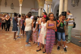 Més de 90 nins sahrauís tornen aquest dilluns als campaments de refugiats